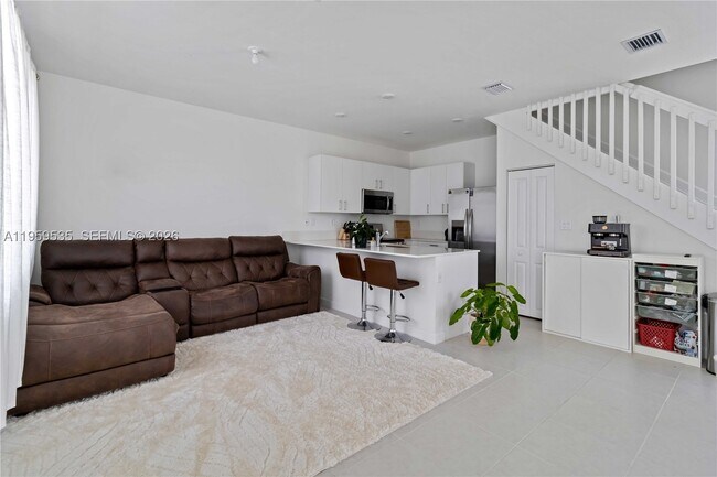 Foto del edificio - 760 SE 13th Ct
