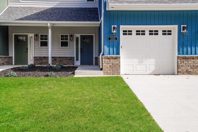 Building Photo - 2111 Paddle Wheel Dr