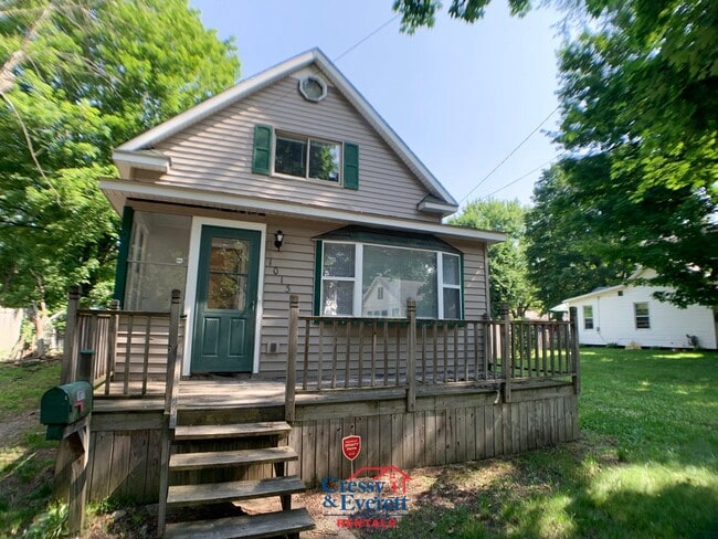 Building Photo - Single Family Home near Downtown Niles