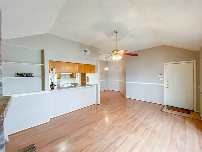 Building Photo - 1312 Brenda Ln