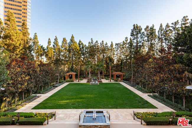 Building Photo - 1 W Century Dr