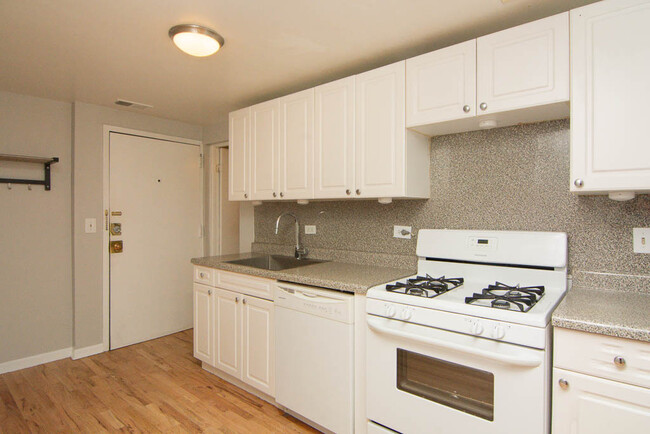 Building Photo - 959 W Webster Ave