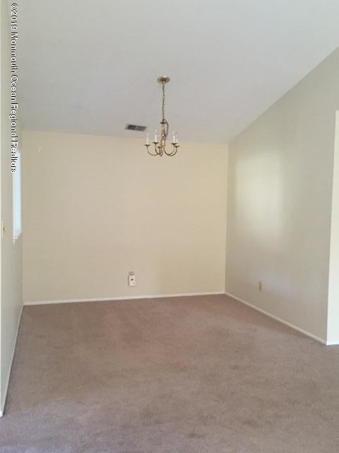 Foto del edificio - 302 Towne Dr