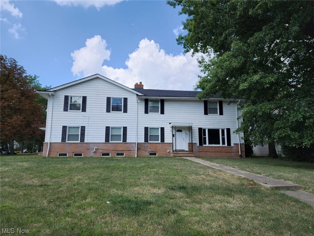 Primary Photo - 2664 S Green Rd