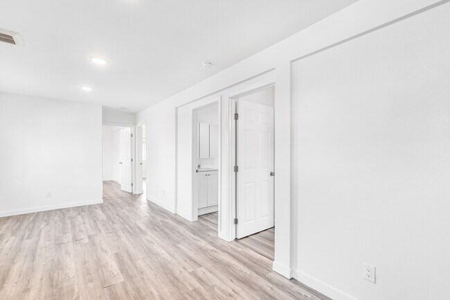 Foto del edificio - 8910 Avalon Blvd