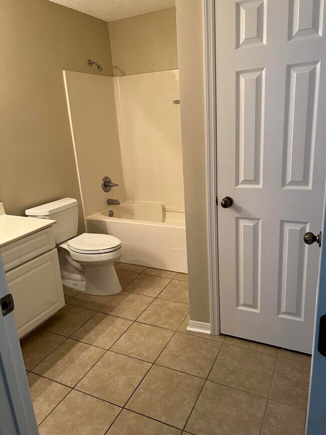 Building Photo - 4274 Calinda Ln