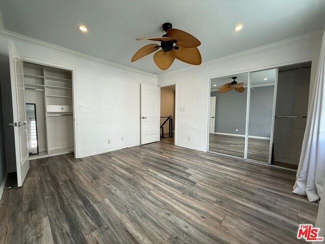 Foto del edificio - 1043 Thompson Ave