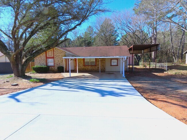 Foto del edificio - Fantastic 3 Bedroom Home in Winona ISD!