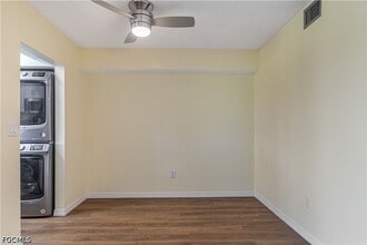 Building Photo - 7410 Lake Breeze Dr