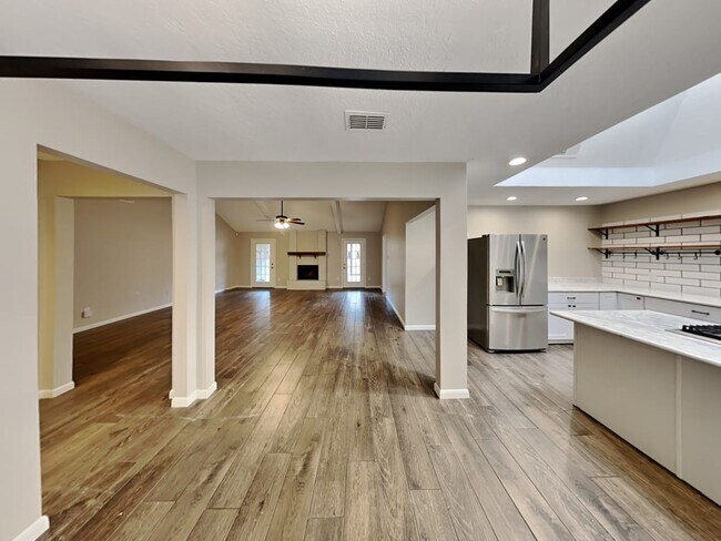 Building Photo - 15607 Oldridge Drive