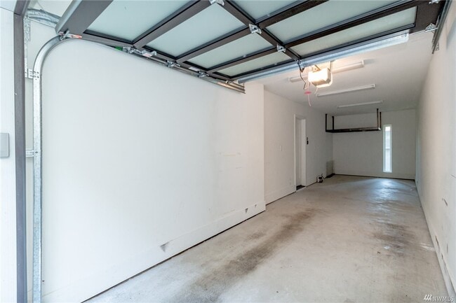 Building Photo - 160 107th Ln S E