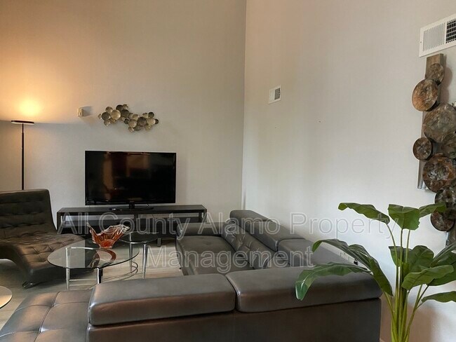 Foto del edificio - 8907 Willmon Way