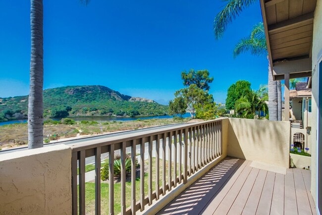 Building Photo - ***Beautiful 2-bedroom, 2-bathroom Townhom...