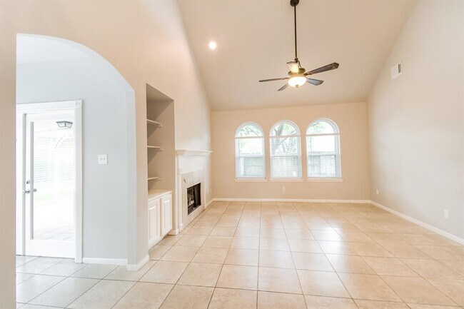 Building Photo - 14146 Ivy Bluff Ct