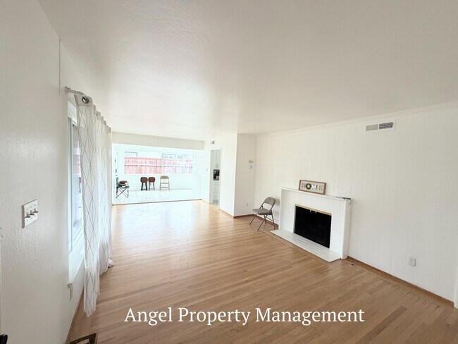 Foto del edificio - 7406 Alix Pkwy