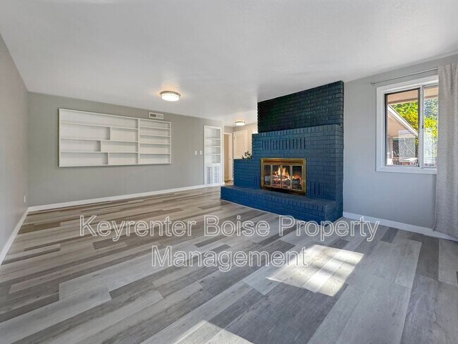 Foto del edificio - 2827 N Bogus Basin Rd