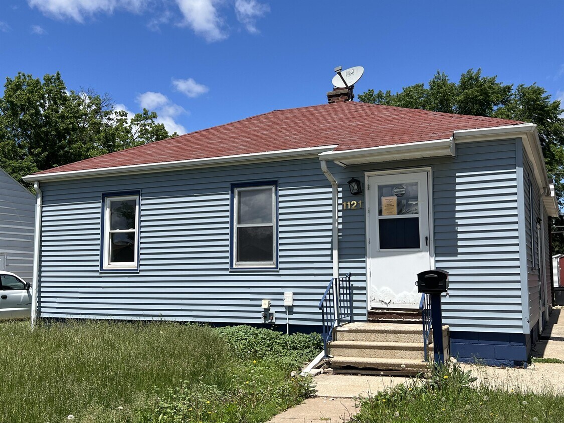 Primary Photo - 1121 Patton Ave