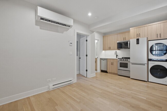 Foto del edificio - 2237 N Bissell St
