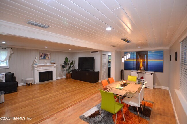 Foto del edificio - 7004 Hyde Grove Ave