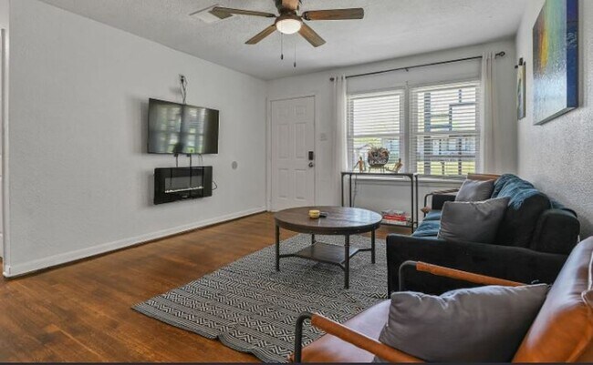 Foto del edificio - Updated 3 Bed / 1 Bath Home for Rent