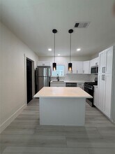 Building Photo - 2814 Truxillo St