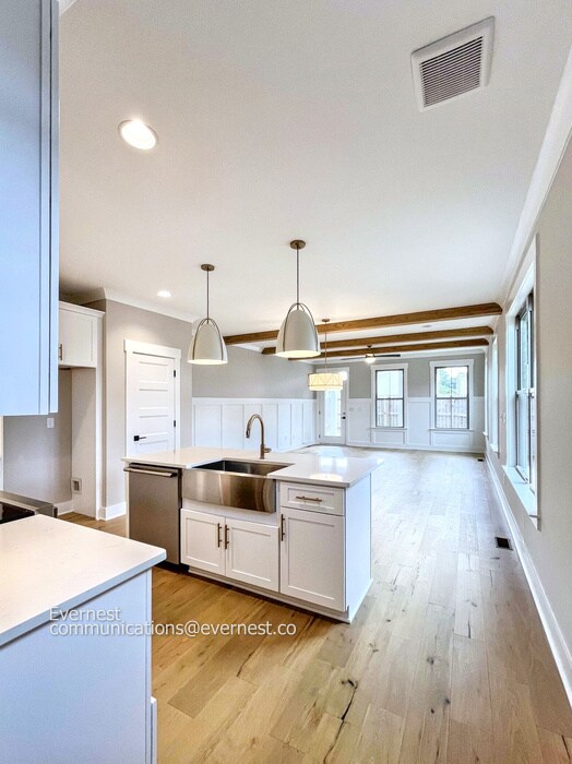 Building Photo - 1107 Walsh St