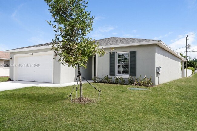 Building Photo - 1681 SE Mariner Ln