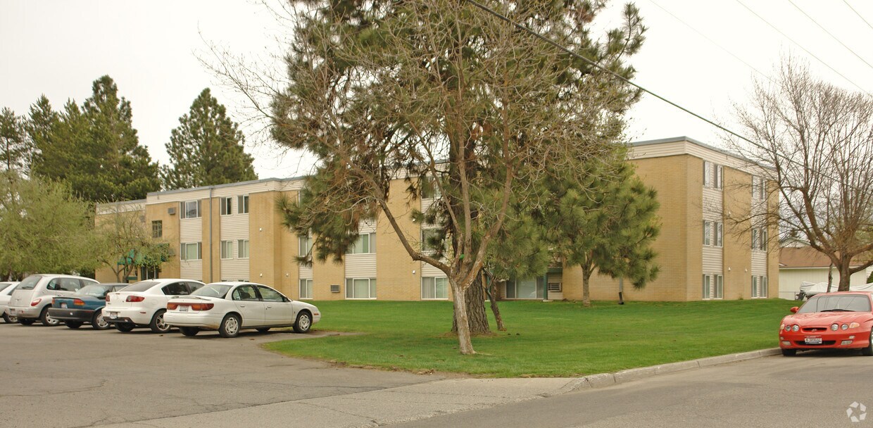 White Pine Apartments in Coeur d'Alene, ID
