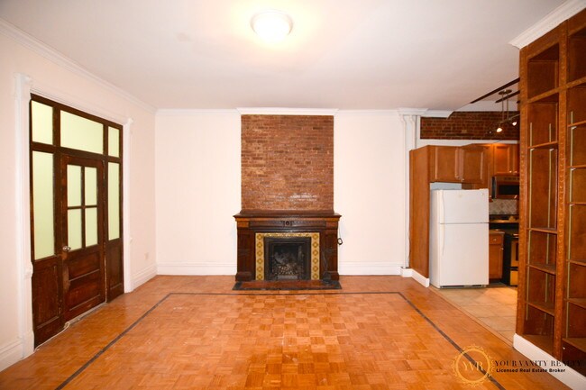 Foto del edificio - 114 W 71st St