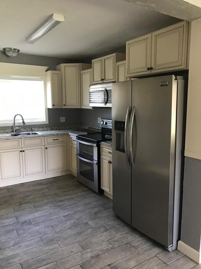 Foto del edificio - 132 W Suwannee Ln