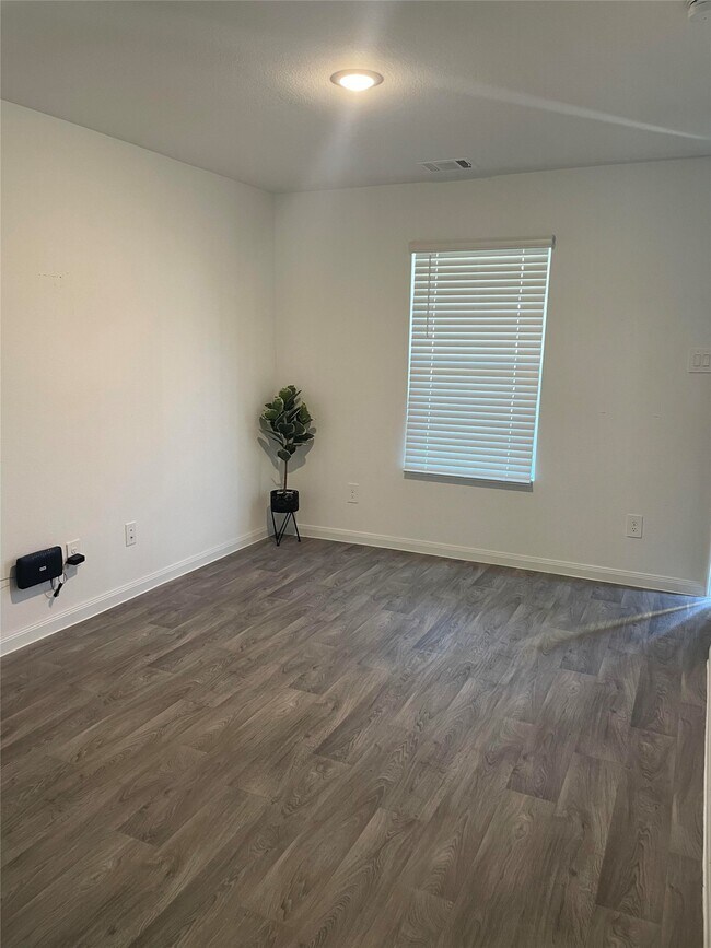 Foto del edificio - 9718 Marie Vlg Ct