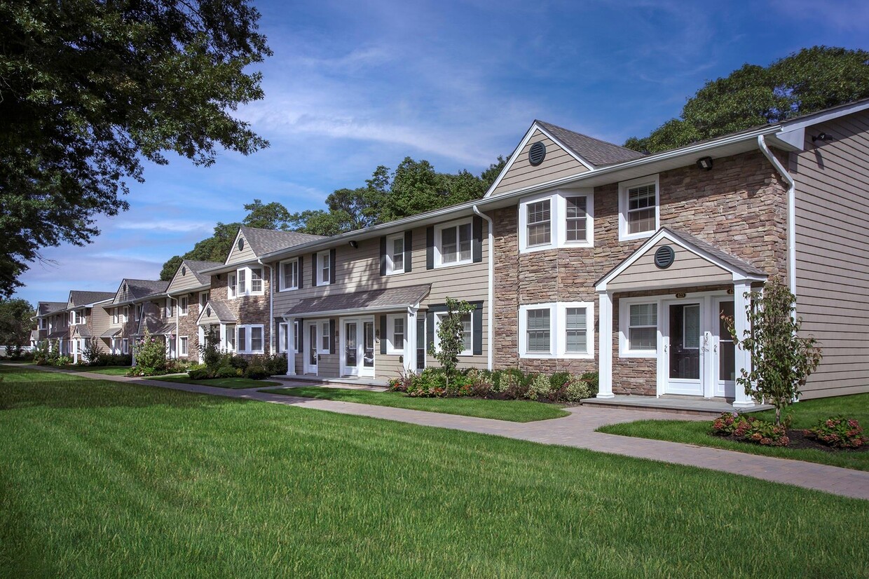 Foto principal - 203 Tudor Ln