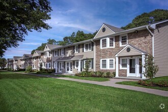 Building Photo - 203 Tudor Ln