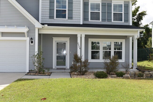 Foto del edificio - 5 bedroom and 3.5 bath located in BUCKHEAD...