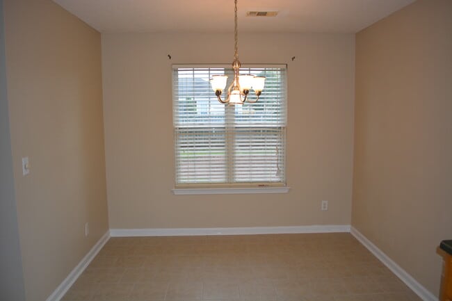 Foto del edificio - 204 Tyson Glen Dr