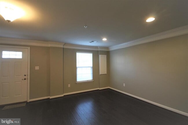 Building Photo - 228 Compass Dr