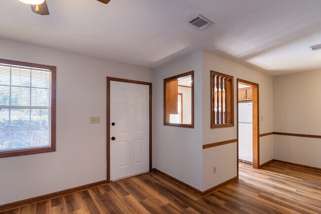 Building Photo - 123 Charlotte Ave