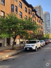 Building Photo - 1909 N Lincoln Ave