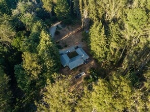 Building Photo - 221 Gillette Rd