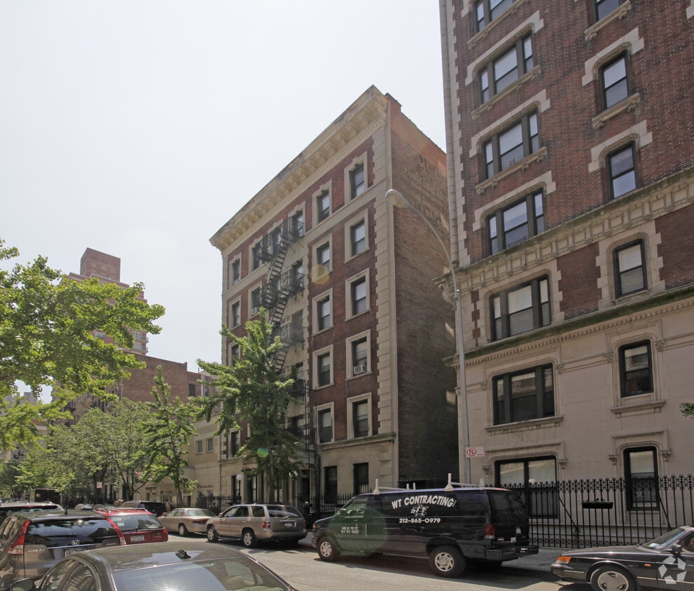 Building Photo - 540 W 112th St
