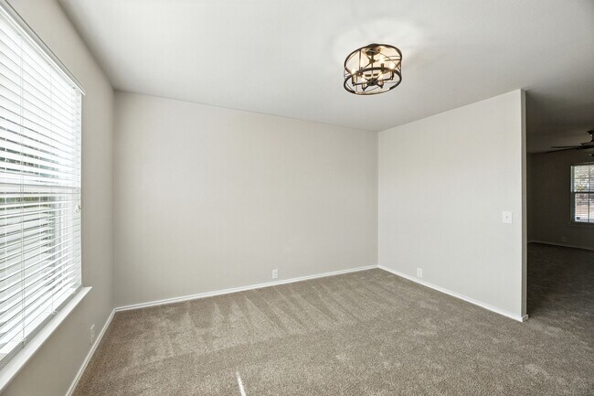 Foto del edificio - 3933 Brook Hollow Dr