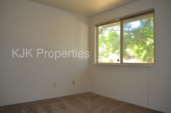 Building Photo - 3753 SE 108th Ave