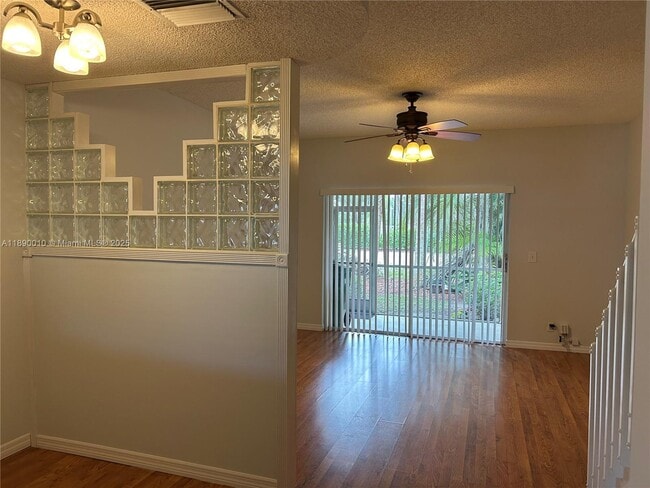 Building Photo - 11030 Tarpon Bay Ct