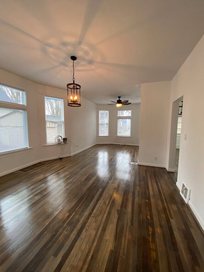 Building Photo - Wonderfully Remodeled, Large Victorian Sty...