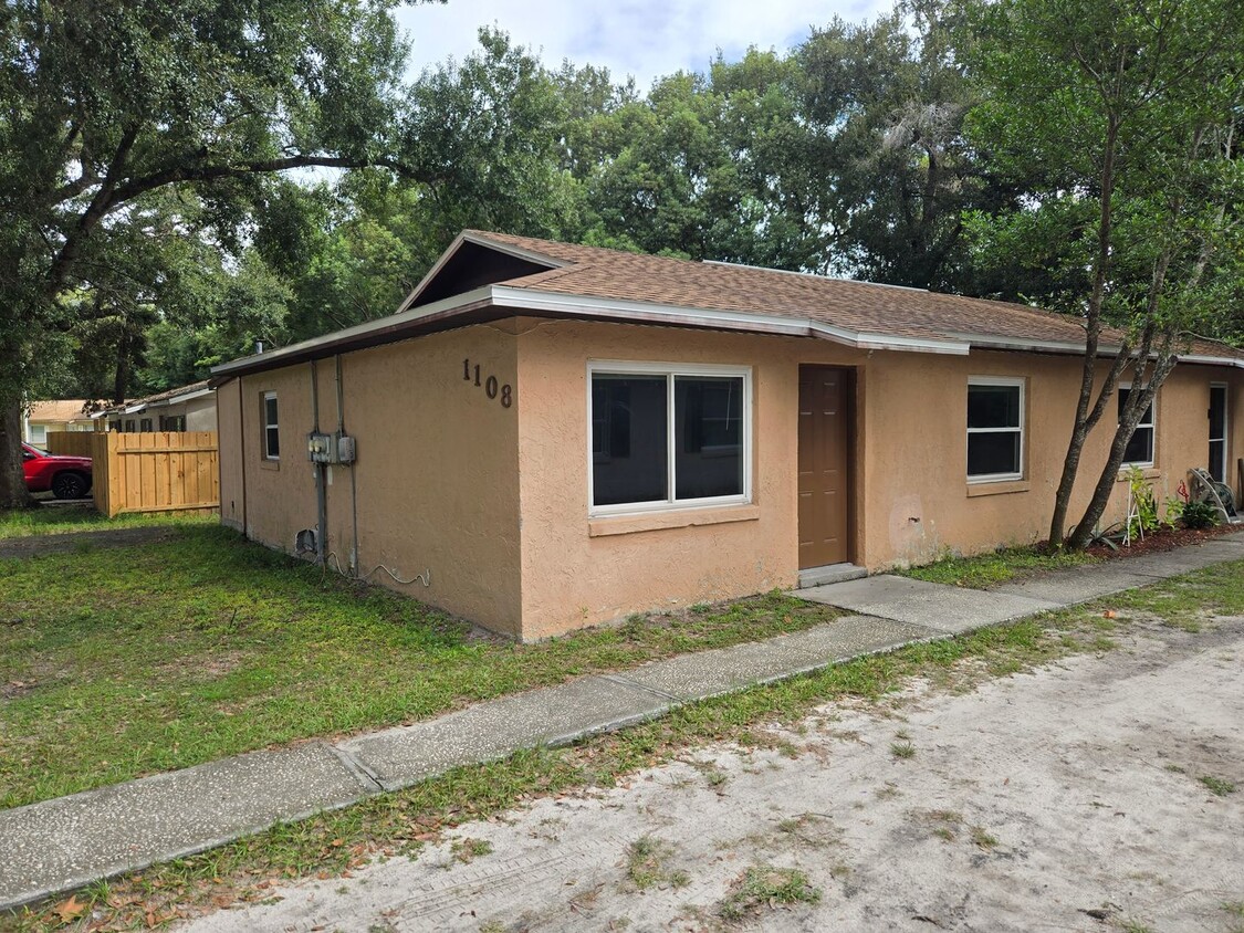 Foto principal - READY TO MOVE IN 2 BD/1 BA DUPLEX
