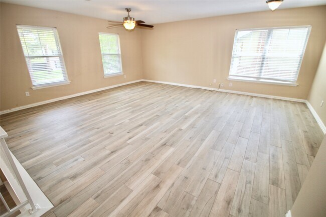 Building Photo - 612 E Castle Harbour Dr