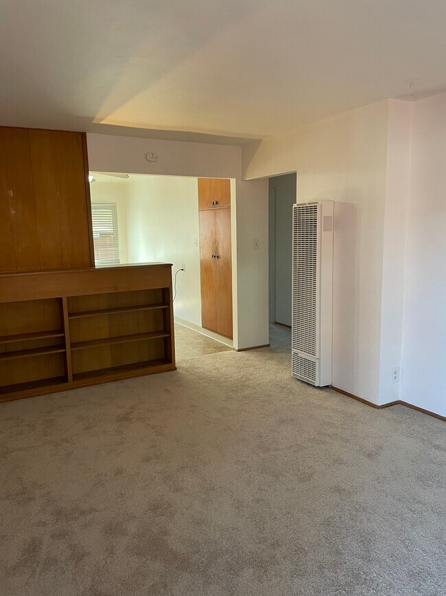 Building Photo - 3136 Norbridge Ave