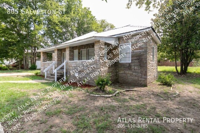 Building Photo - 805 Galveston St