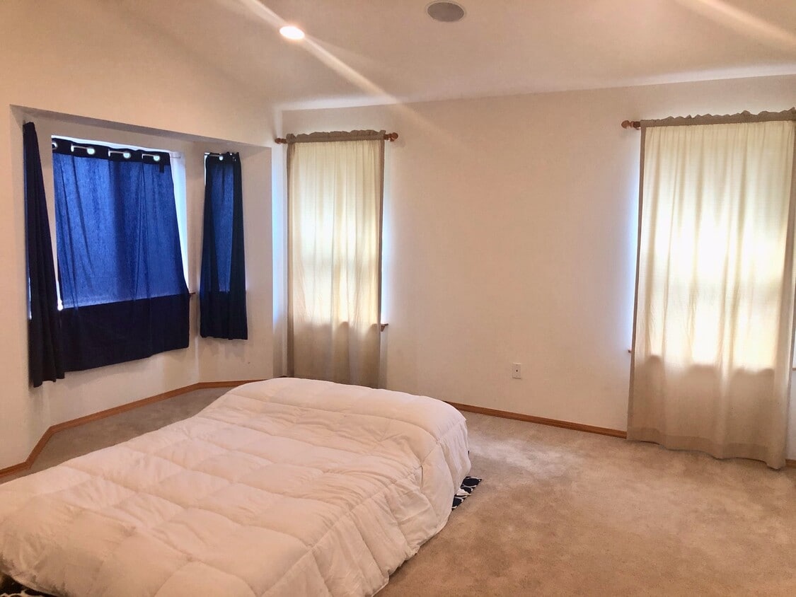 Primary Photo - Stunning Harbor Home on a Prime Lot!