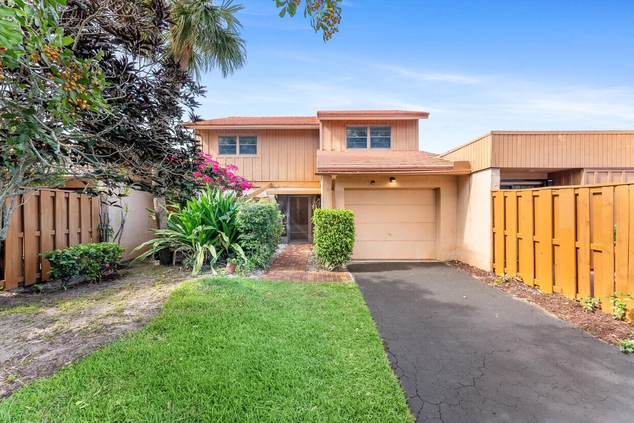 Foto principal - 5371 Stonybrook Dr